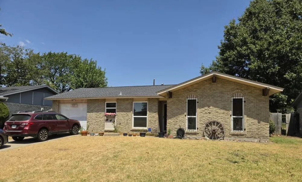 709 Shorecrest Drive Garland, TX 75040