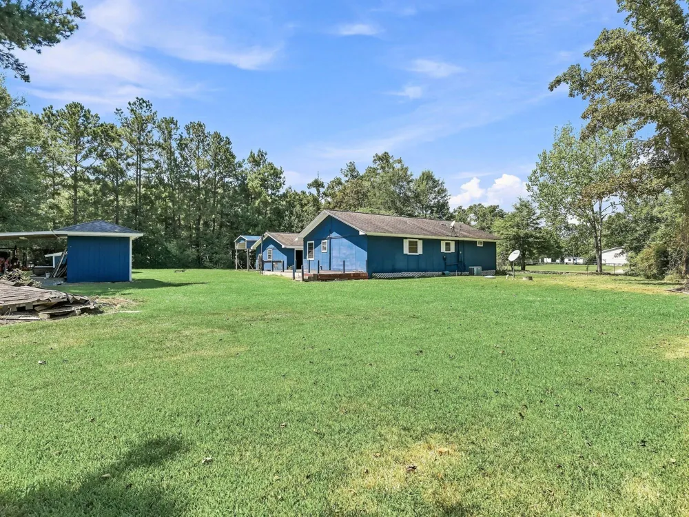 696 County Road 719 Buna, TX 77612