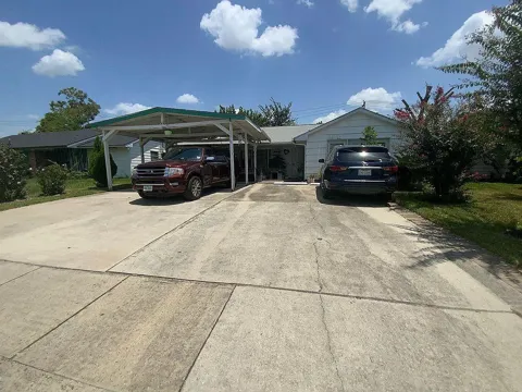 1838 Huge Oaks Street