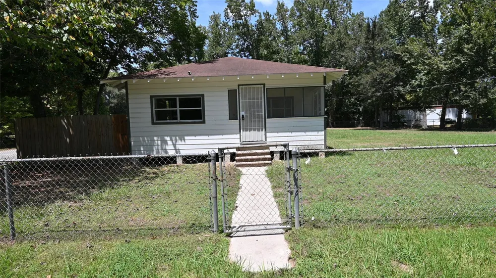 701 Clay Street Cleveland, TX 77327