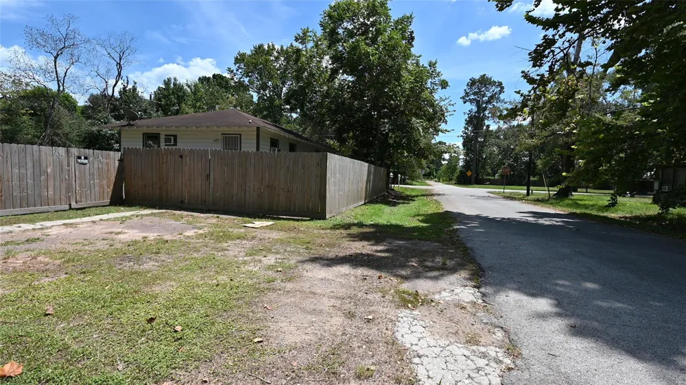 701 Clay Street Cleveland, TX 77327