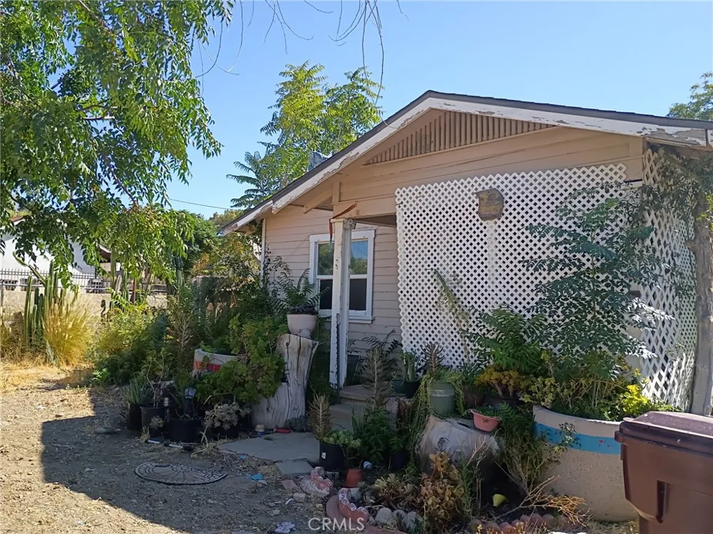 480 Martin Banning, CA 92220