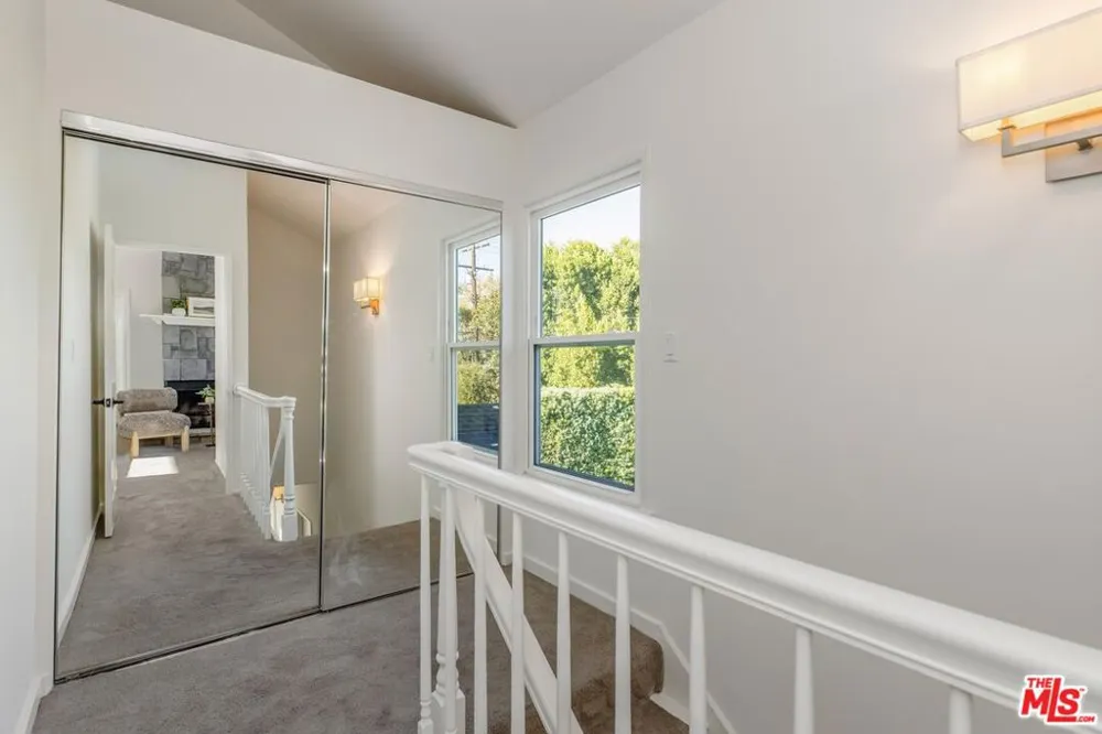 4900 Radford Avenue Valley Village, CA 91607