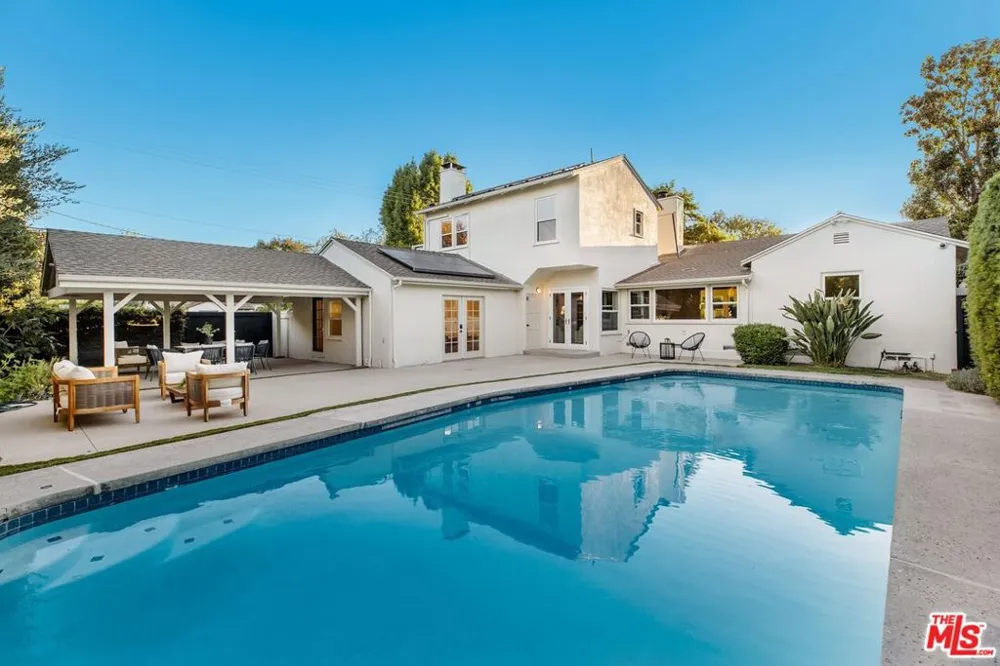 4900 Radford Avenue Valley Village, CA 91607