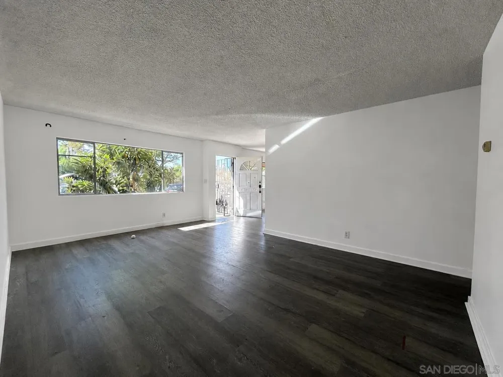 338 W 6th Ave Escondido, CA 92025