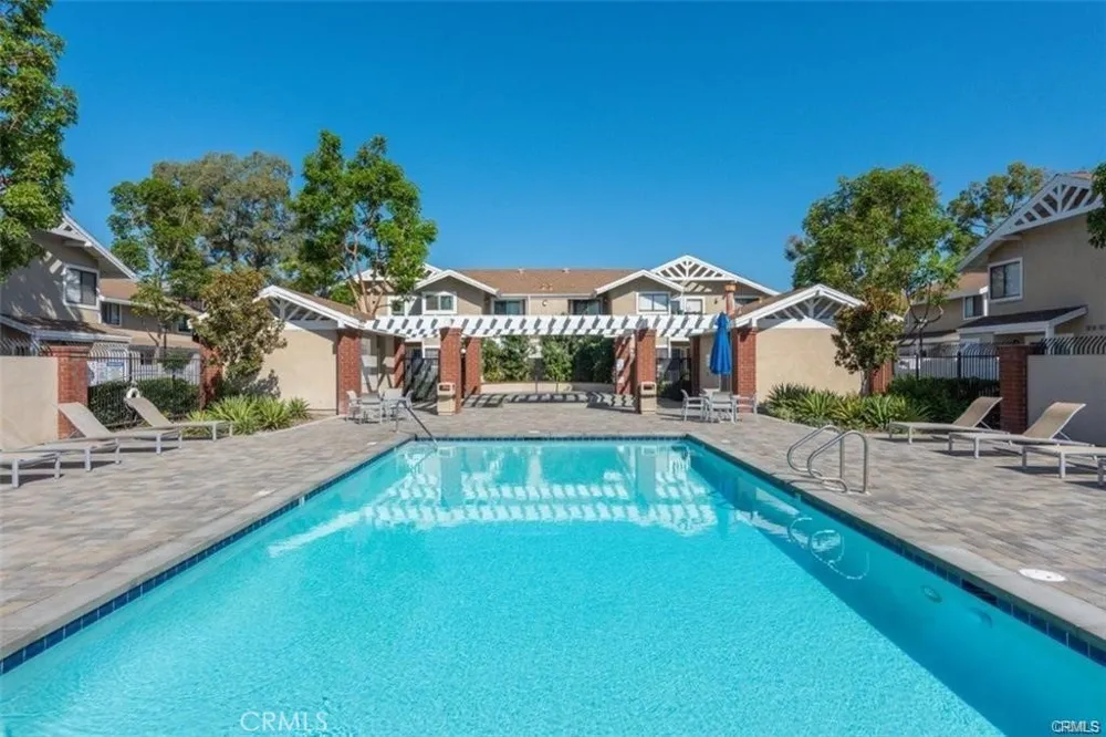 73 Tarocco Irvine, CA 92618