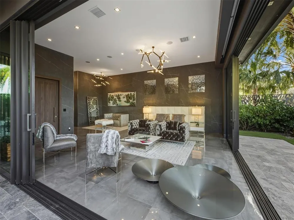 2213 NE 37TH DRIVE Fort Lauderdale, FL 33308