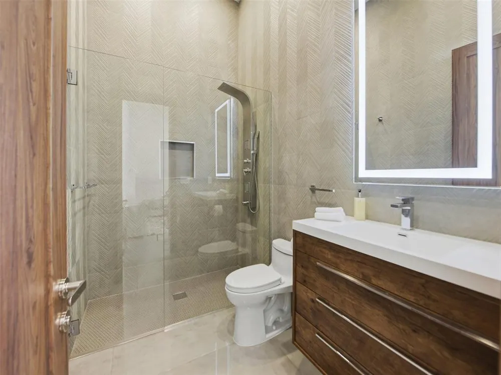 2213 NE 37TH DRIVE Fort Lauderdale, FL 33308