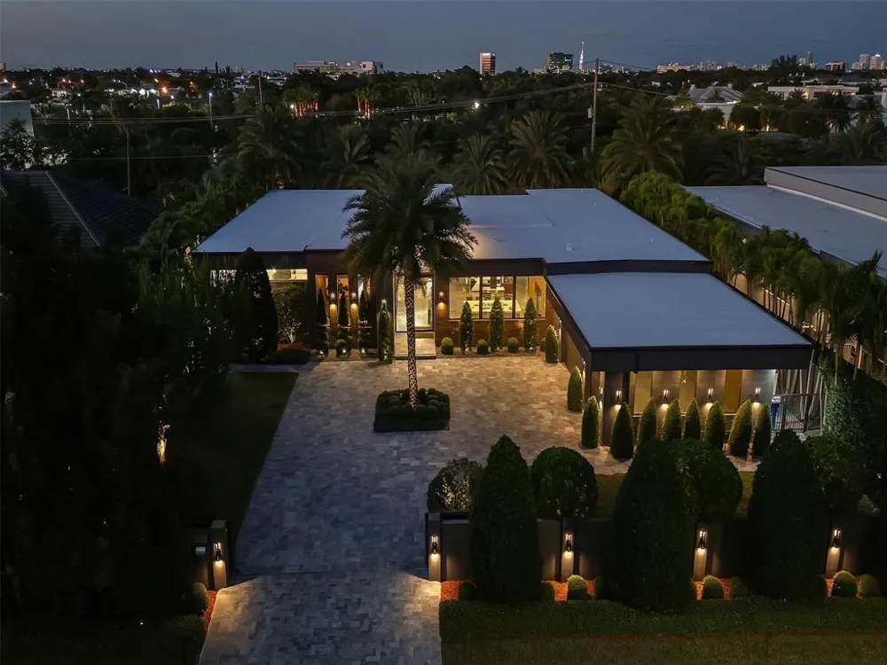 2213 NE 37TH DRIVE Fort Lauderdale, FL 33308