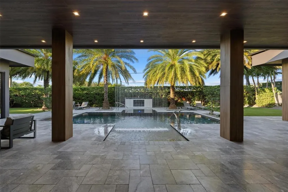 2213 NE 37TH DRIVE Fort Lauderdale, FL 33308