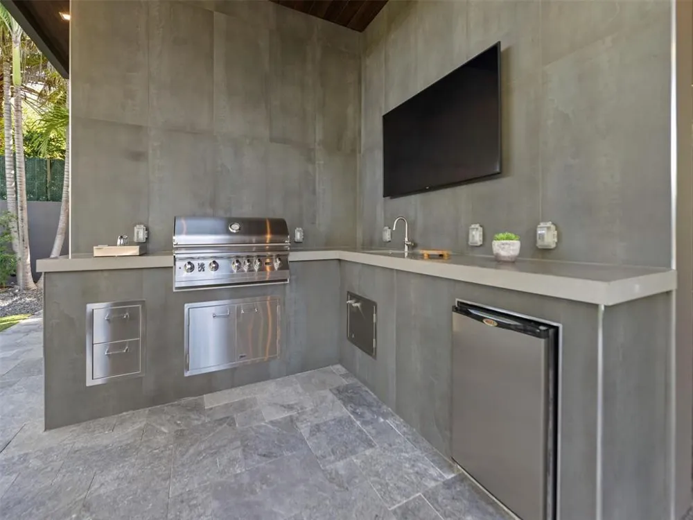 2213 NE 37TH DRIVE Fort Lauderdale, FL 33308