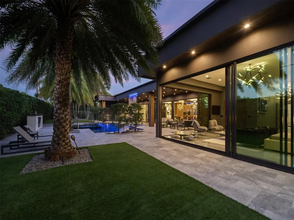 2213 NE 37TH DRIVE Fort Lauderdale, FL 33308