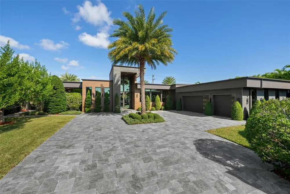 2213 NE 37TH DRIVE Fort Lauderdale, FL 33308