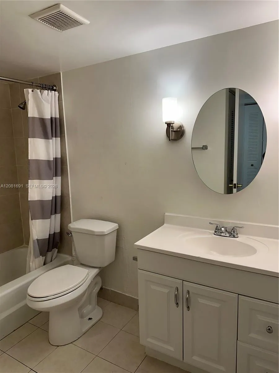 10818 Kendall Dr #R28 Miami, FL 33176