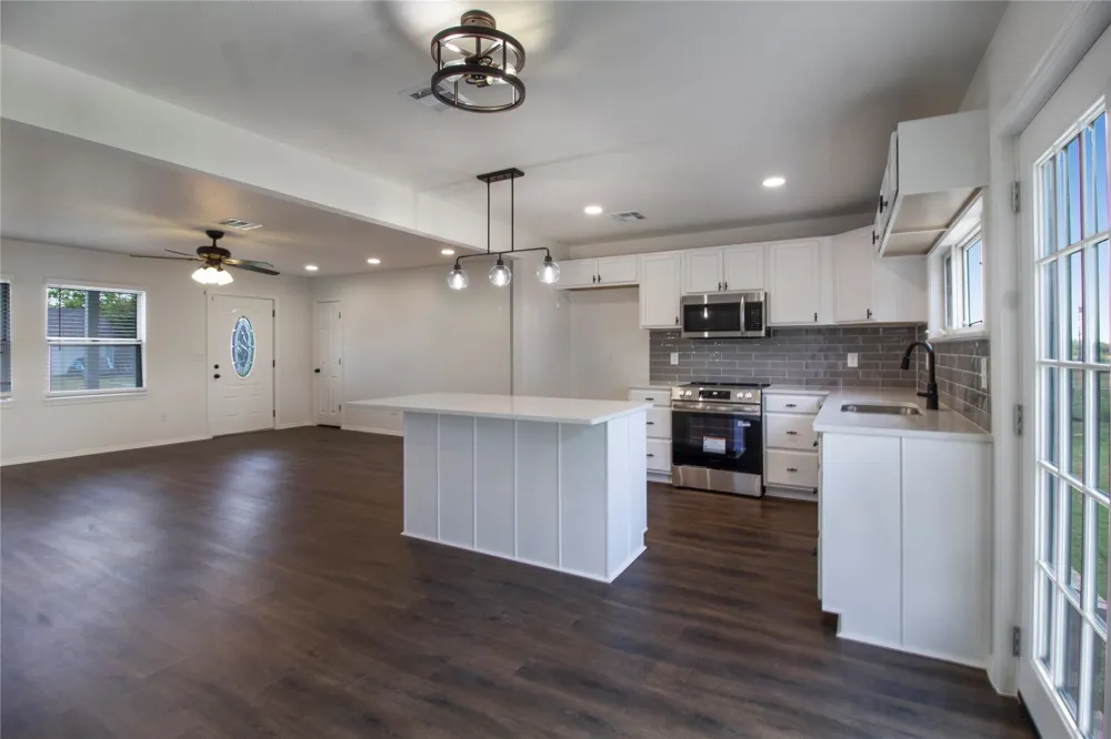 11706 192nd Avenue Collinsville, OK 74021