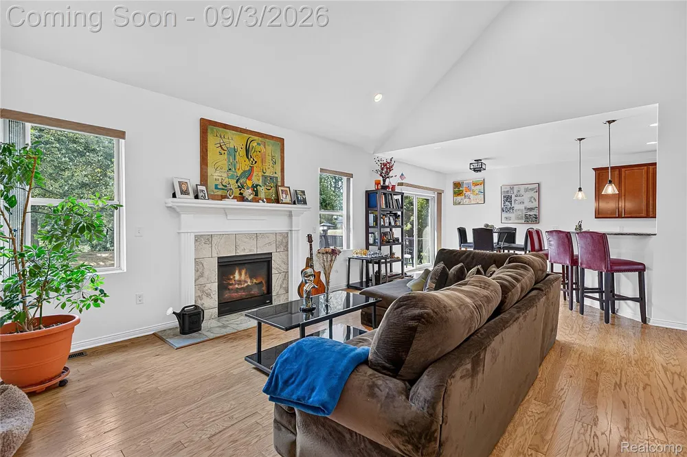 30935 Bradmore Road Warren City, MI 48092
