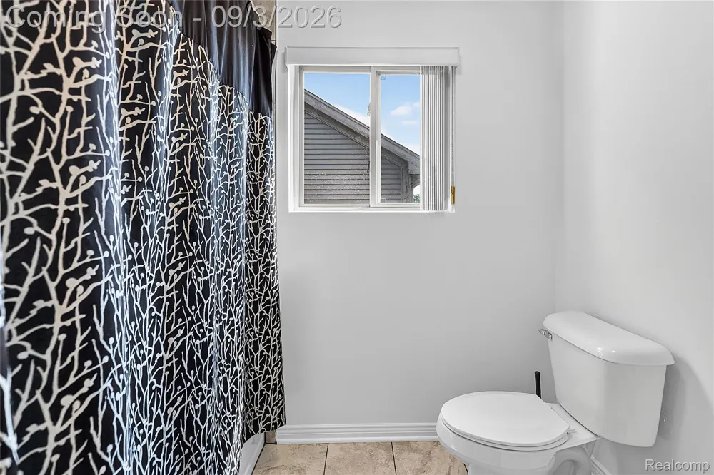 30935 Bradmore Road Warren City, MI 48092