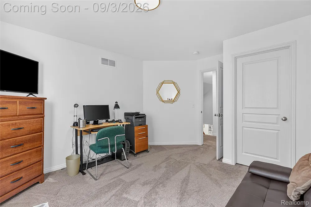 30935 Bradmore Road Warren City, MI 48092