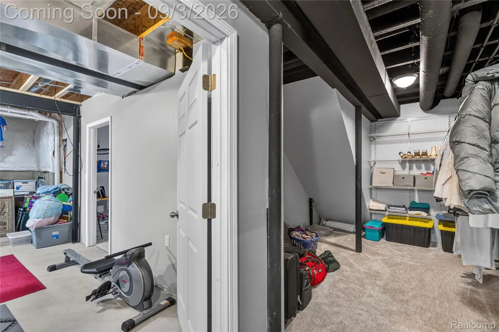 30935 Bradmore Road Warren City, MI 48092