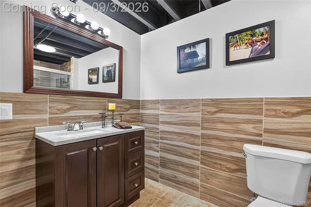 30935 Bradmore Road Warren City, MI 48092