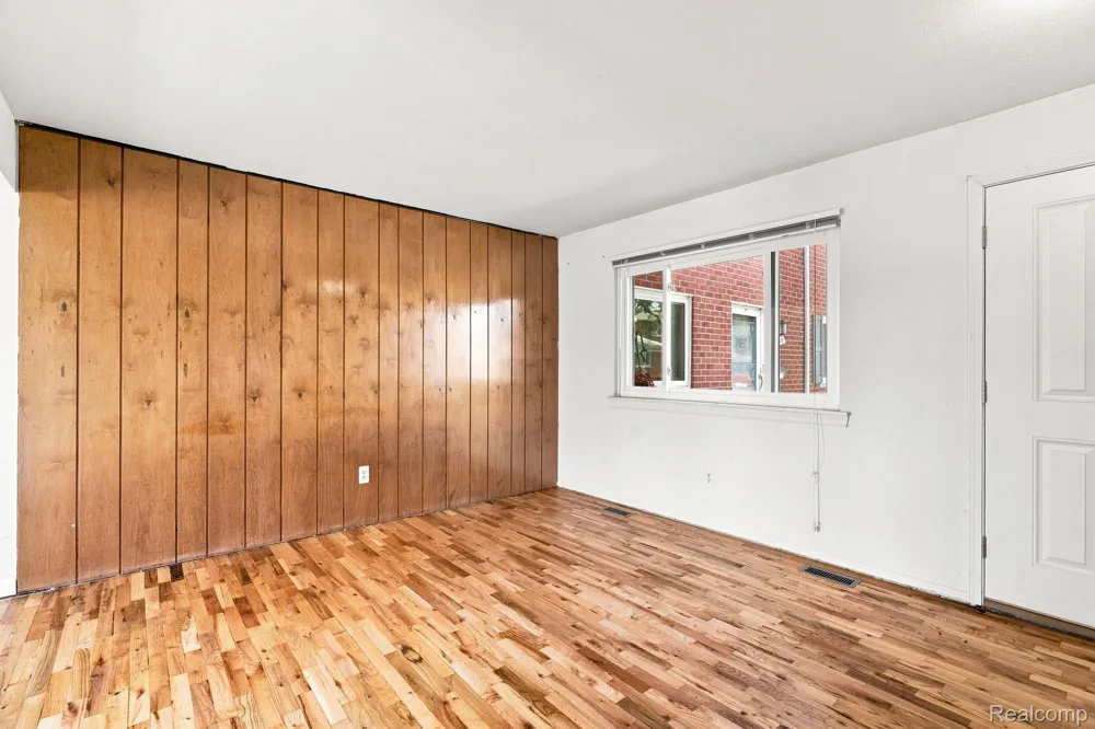 19343 S Highlite Drive Clinton Charter Township, MI 48035