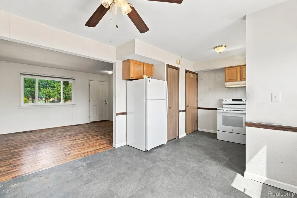 19343 S Highlite Drive Clinton Charter Township, MI 48035