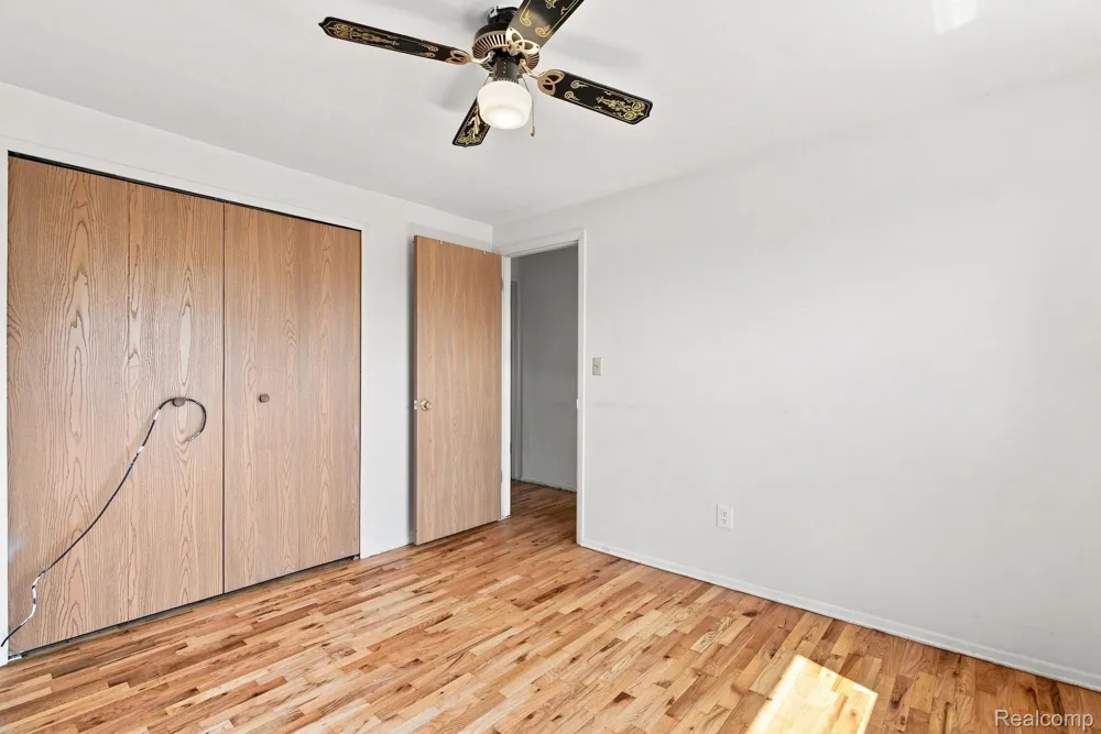 19343 S Highlite Drive Clinton Charter Township, MI 48035