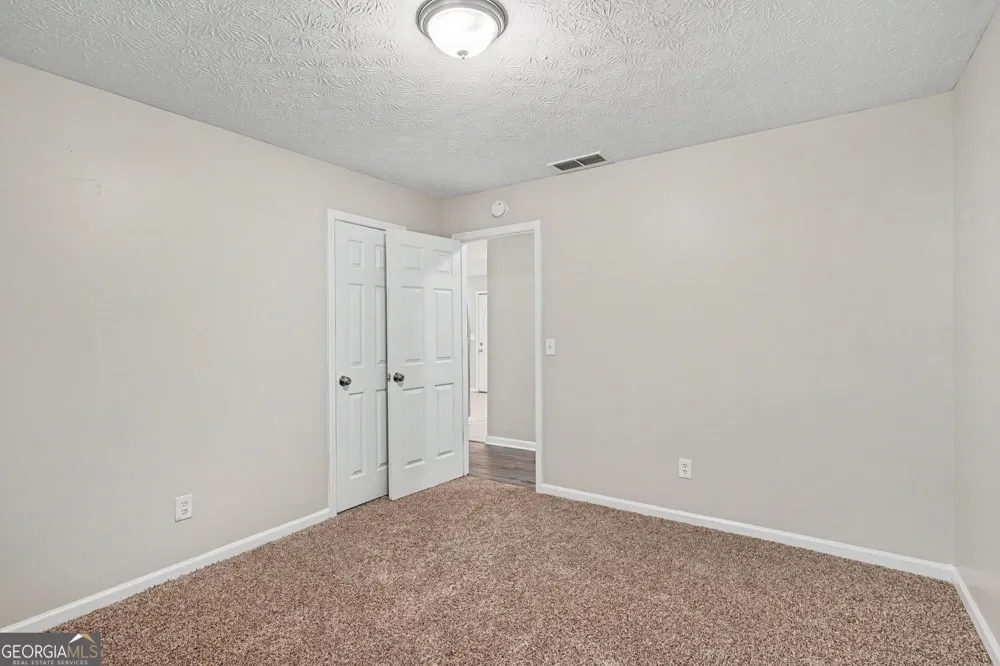 495 Robin RD Covington, GA 30016