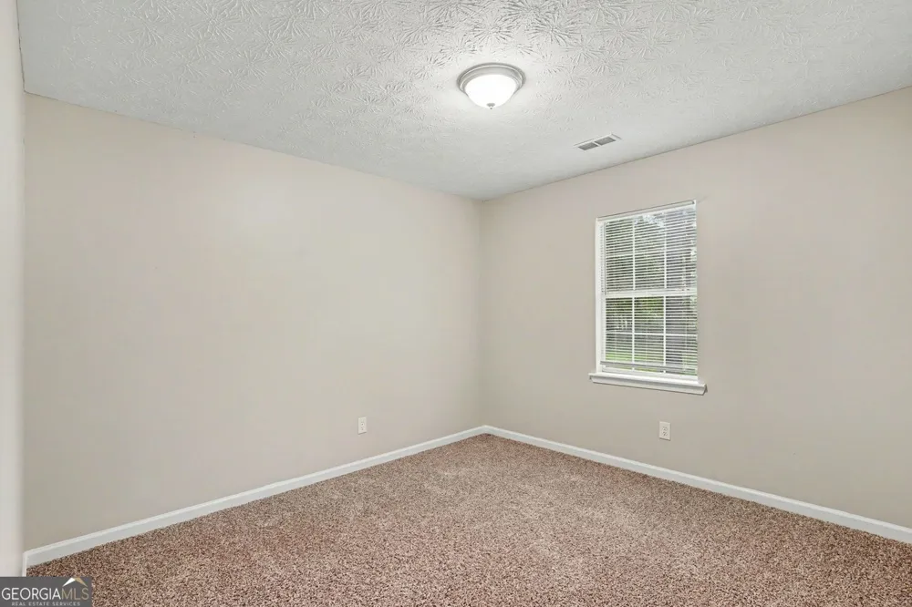 495 Robin RD Covington, GA 30016