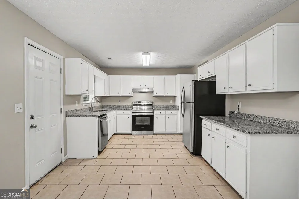 495 Robin RD Covington, GA 30016