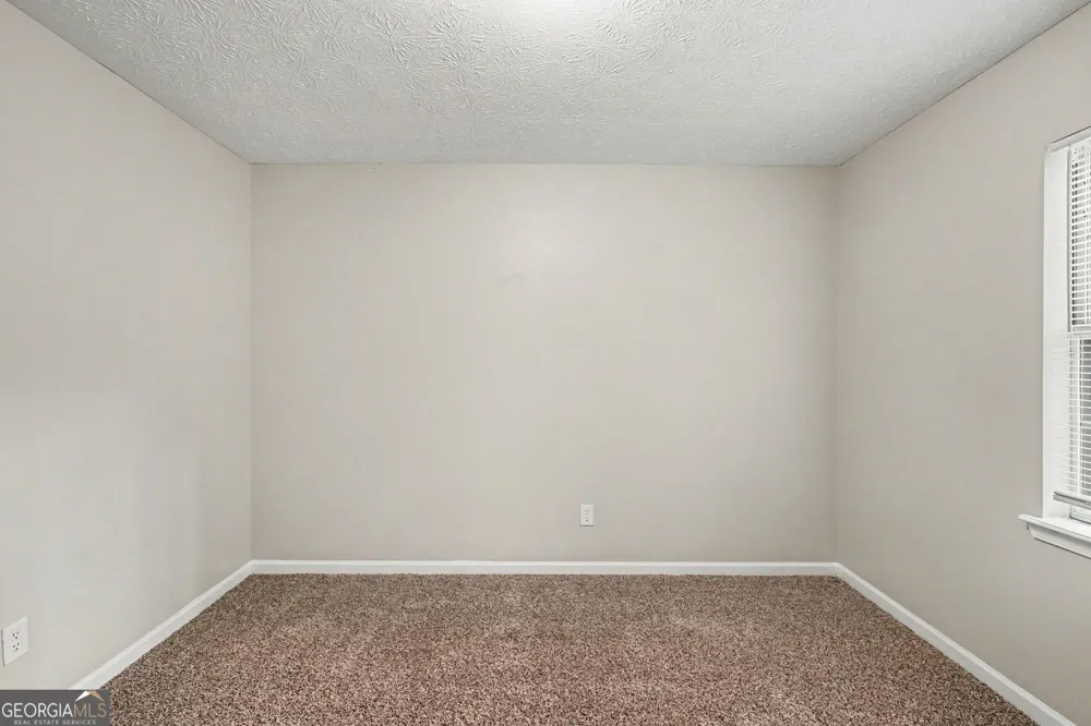 495 Robin RD Covington, GA 30016