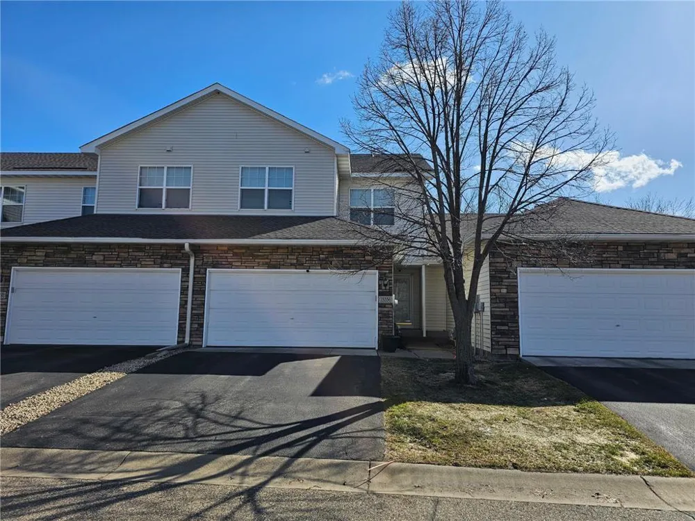 15356 Chili Court Rosemount, MN 55068