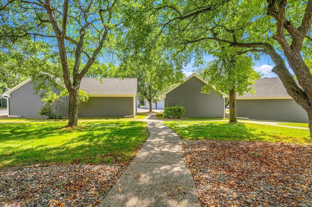 10943 Quebec Avenue S Bloomington, MN 55438