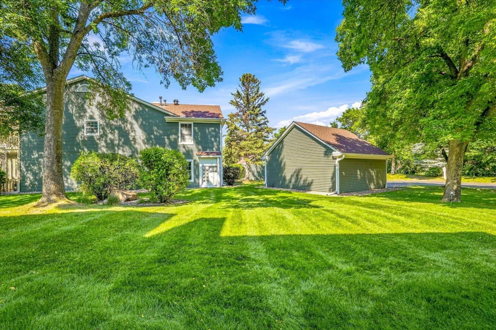 10943 Quebec Avenue S Bloomington, MN 55438
