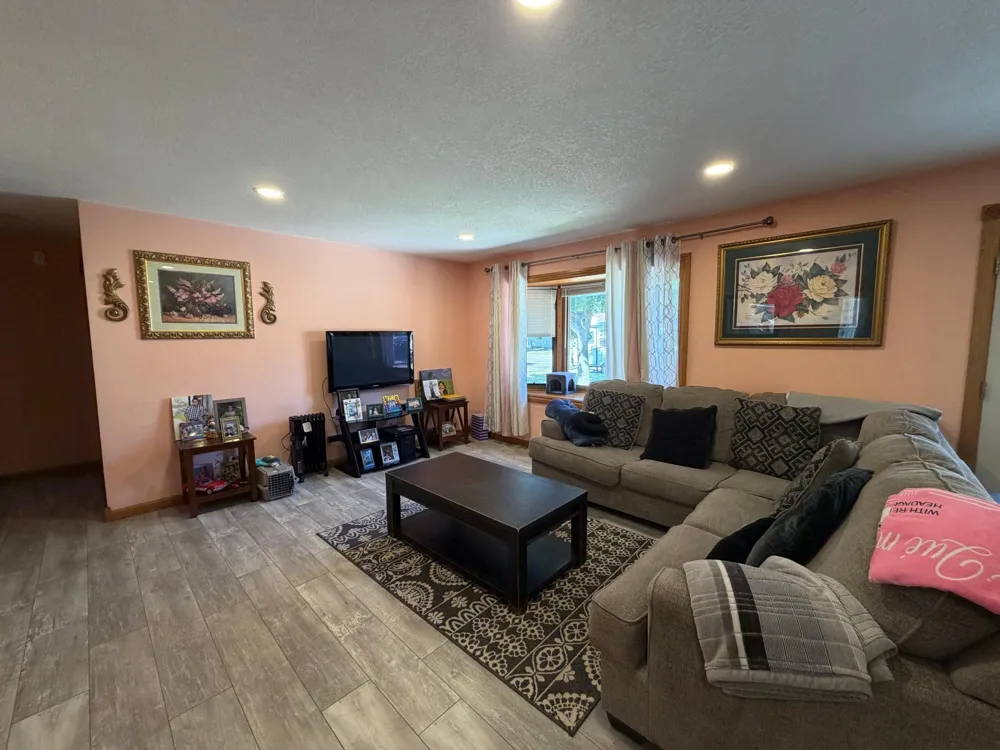 231 Elizabeth Street E Edgerton, MN 56128