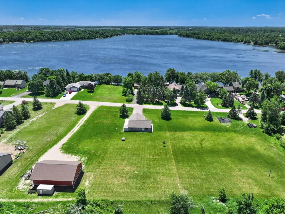 1378 W Latoka Drive SW Alexandria, MN 56308