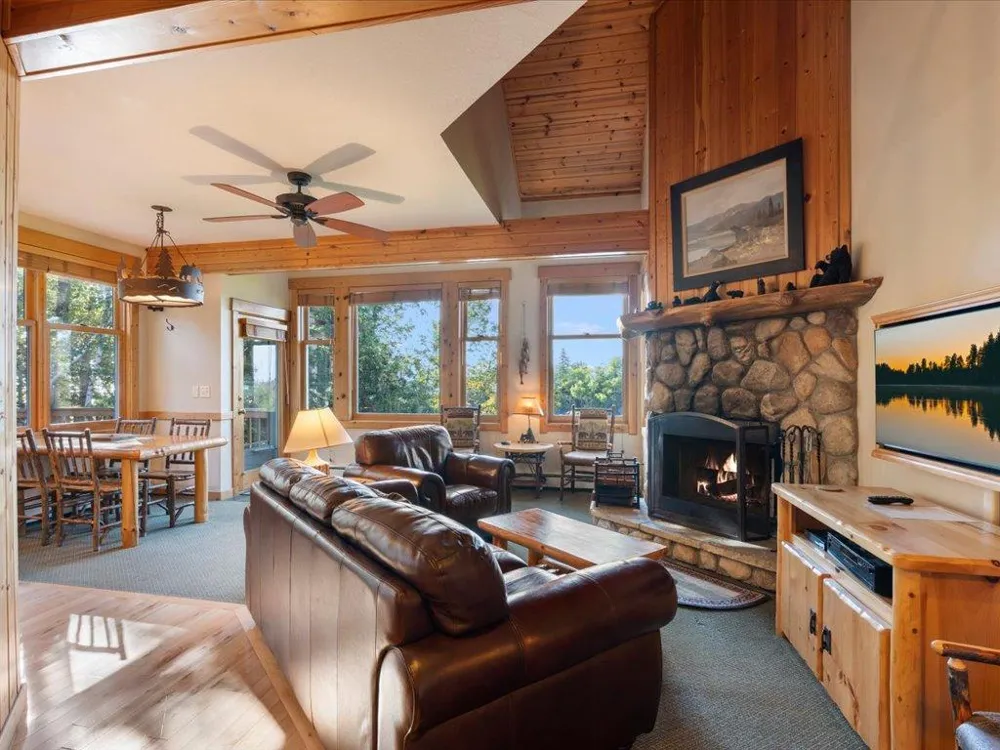 Cove Point Lodge 4576 Cove Side Cottages #410 Beaver Bay, MN 55616