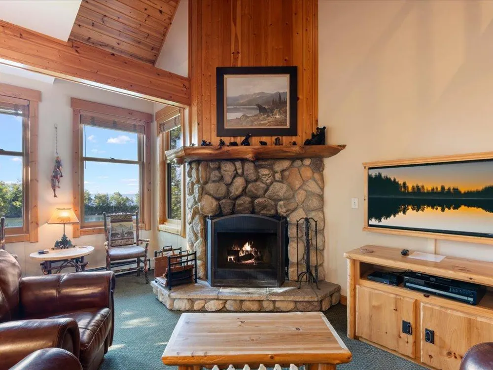 Cove Point Lodge 4576 Cove Side Cottages #410 Beaver Bay, MN 55616