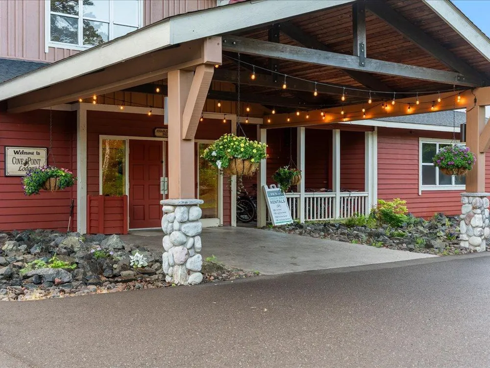 Cove Point Lodge 4576 Cove Side Cottages #410 Beaver Bay, MN 55616