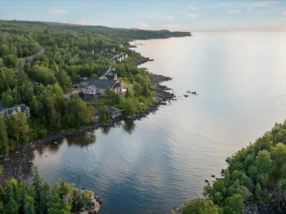 Cove Point Lodge 4576 Cove Side Cottages #410 Beaver Bay, MN 55616