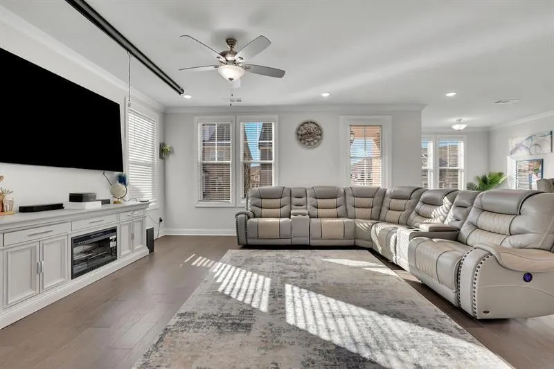 1070 Poppy Pointe Alpharetta, GA 30004