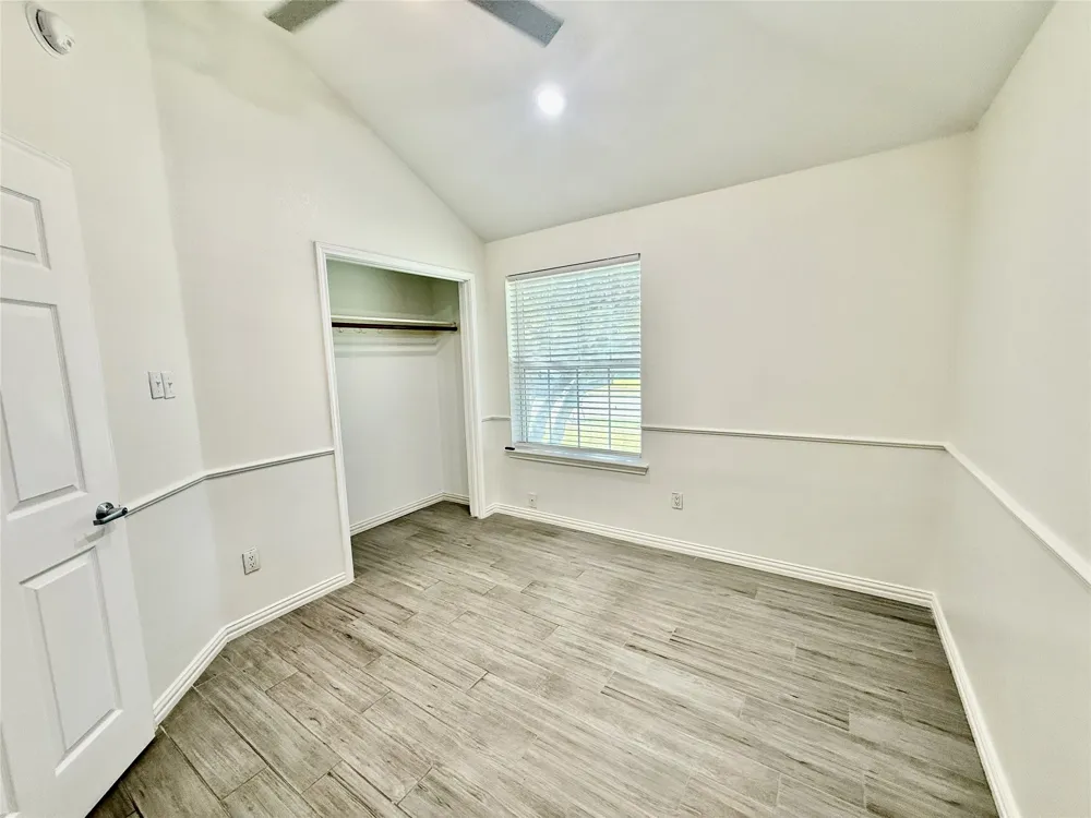 1647 Kingspoint Drive Carrollton, TX 75007