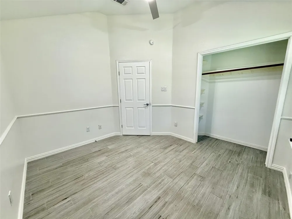 1647 Kingspoint Drive Carrollton, TX 75007