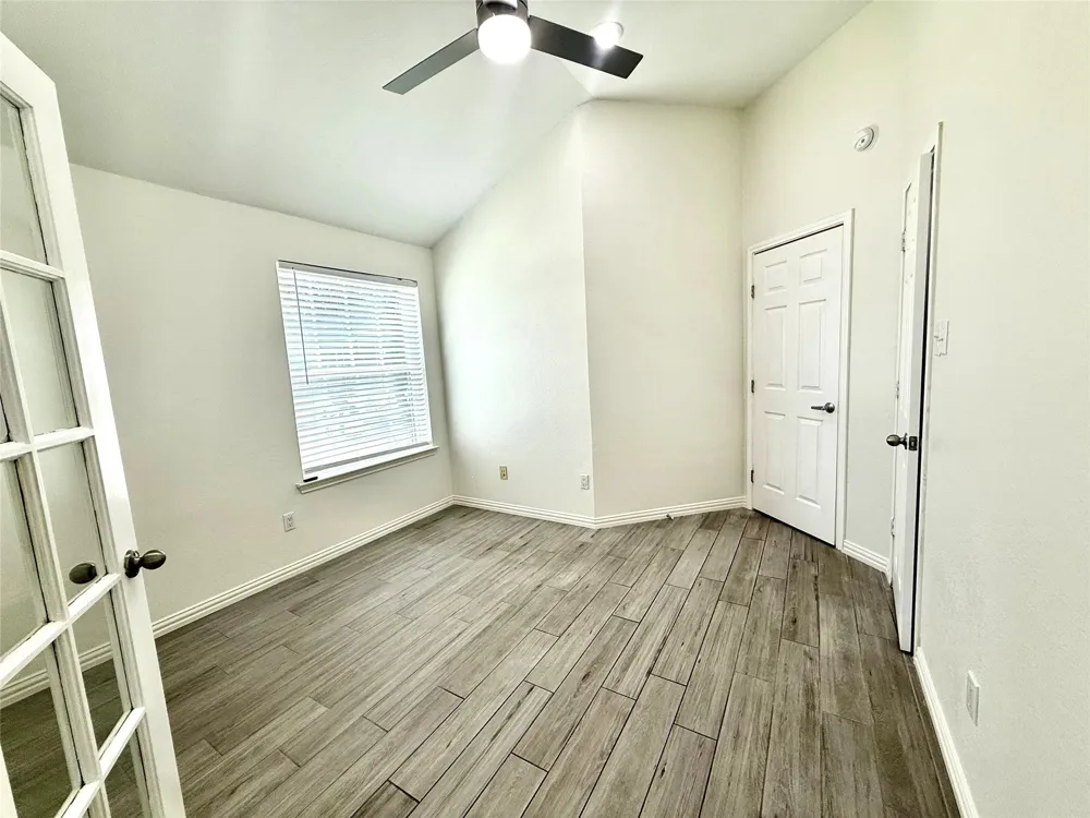 1647 Kingspoint Drive Carrollton, TX 75007