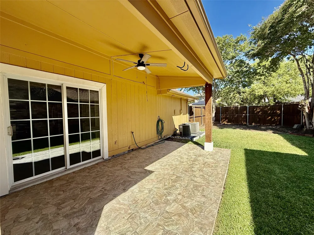 1647 Kingspoint Drive Carrollton, TX 75007