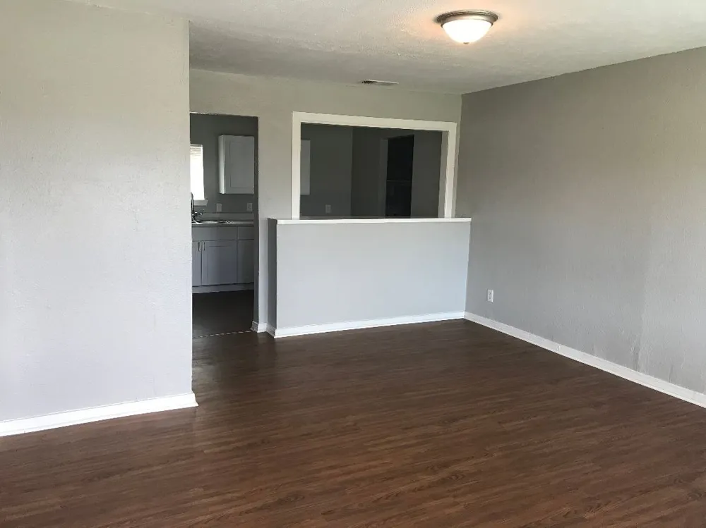 1956 E Illinois Avenue Dallas, TX 75216