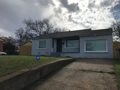 1956 E Illinois Avenue