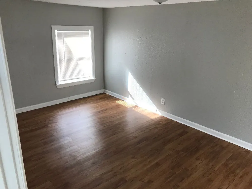 1956 E Illinois Avenue Dallas, TX 75216