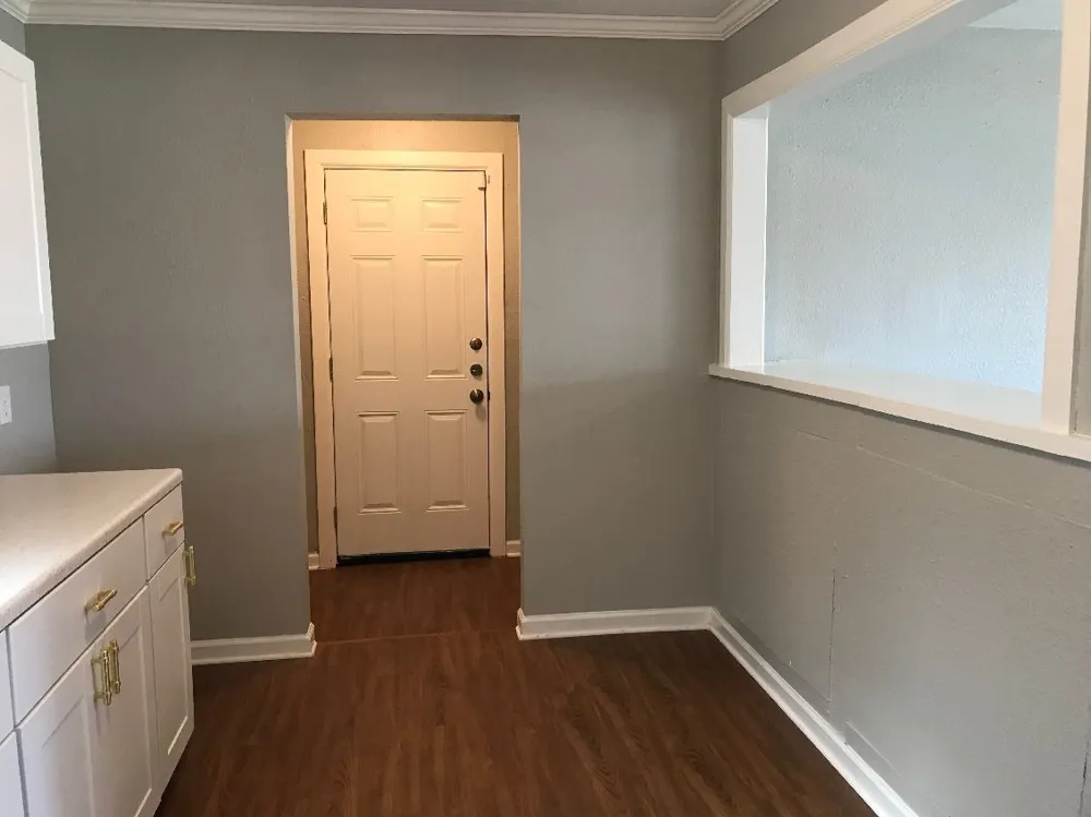1956 E Illinois Avenue Dallas, TX 75216