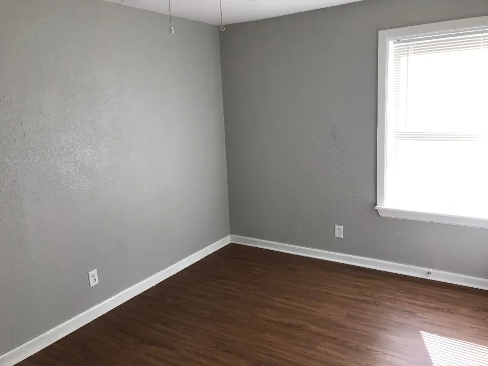 1956 E Illinois Avenue Dallas, TX 75216